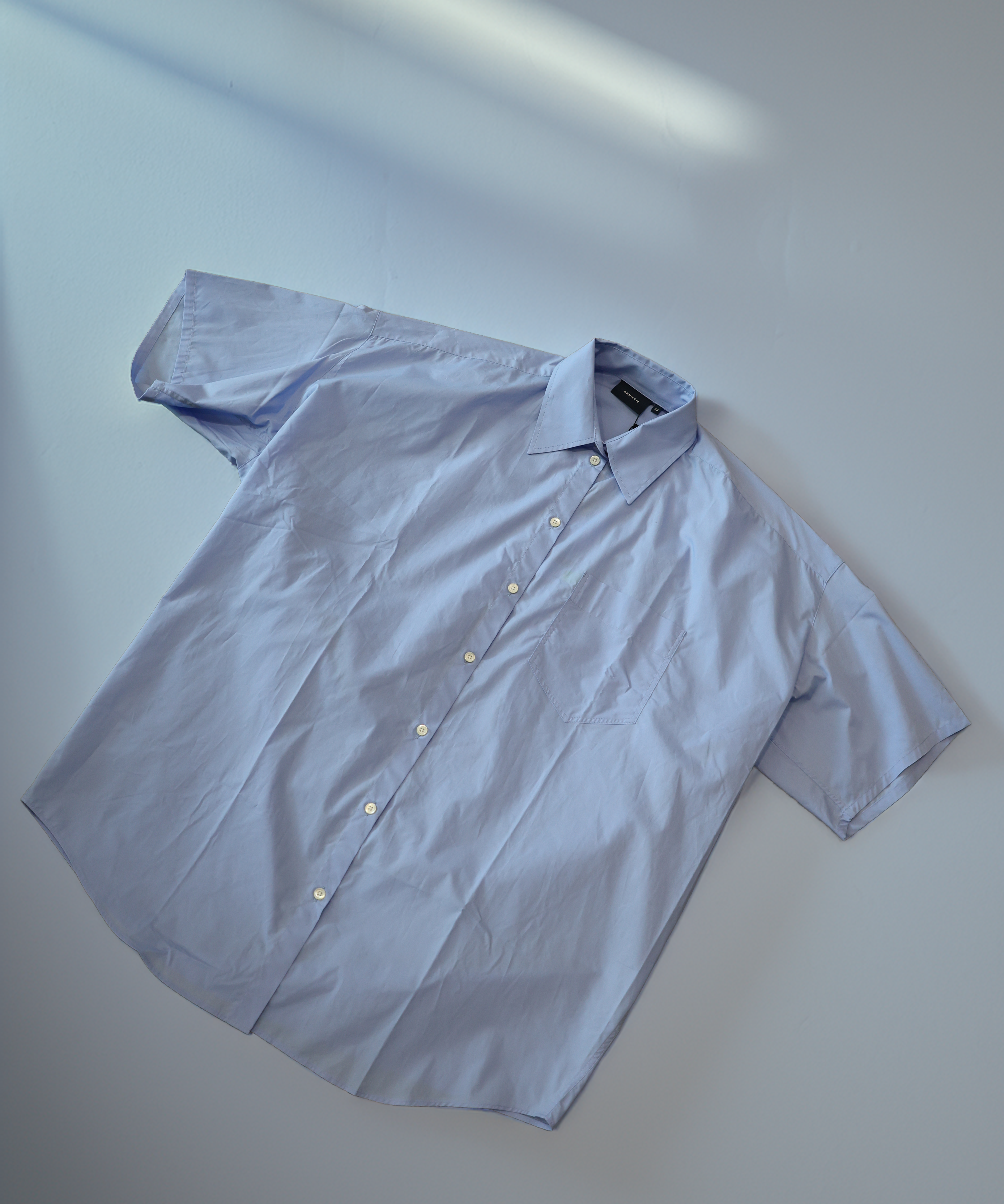 MIKASSSHIRTPOPFLATLAY.png